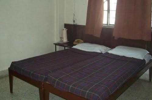 Hotel Meru Pune Zewnętrze zdjęcie