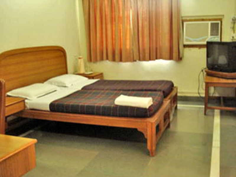 Hotel Meru Pune Zewnętrze zdjęcie